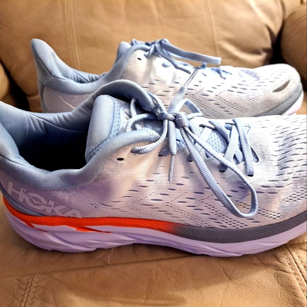 Womens Size 10.5B Hoka Clifton 8, EUC